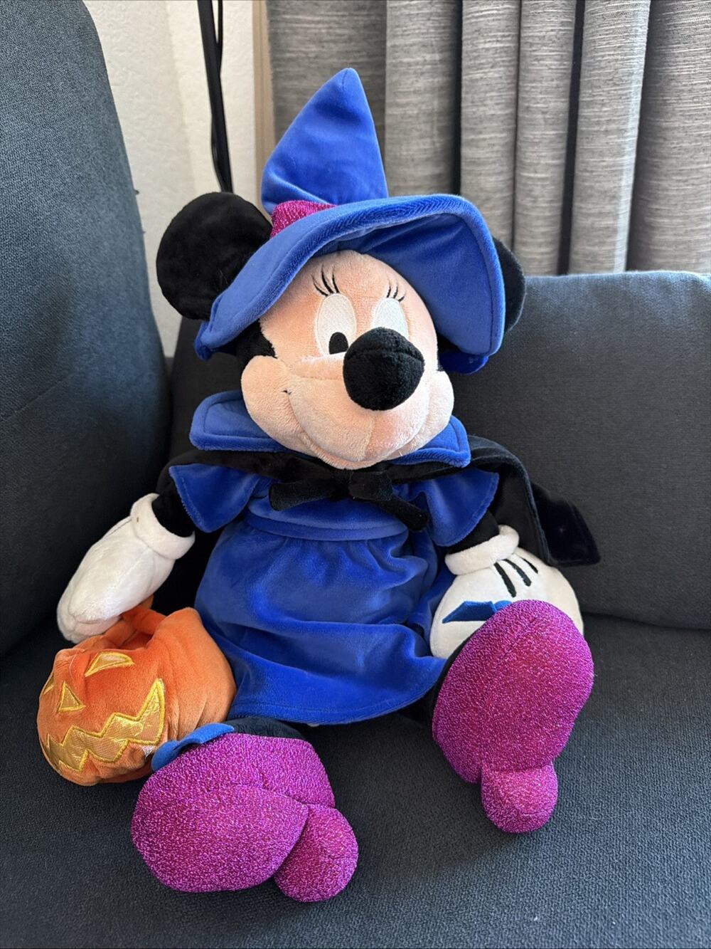 Disney Store Halloween Minnie Mouse Witch Pumpkin Plush Stuffed Animal 20”